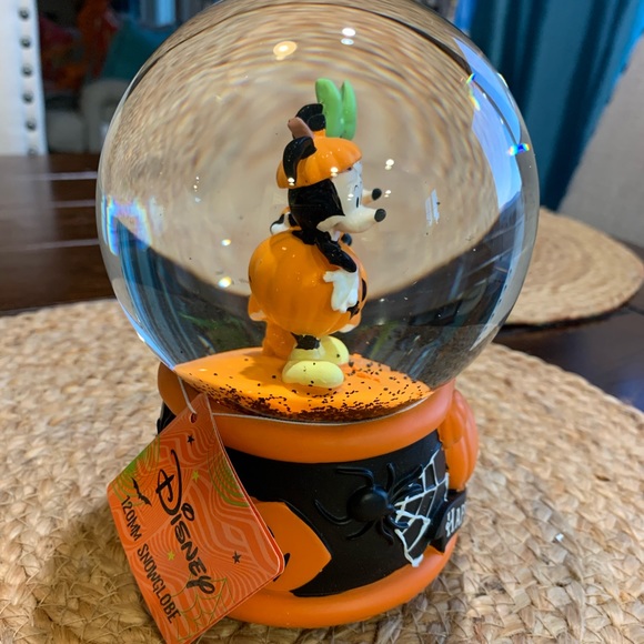 Disney Mickey and Minnie Halloween Snow Globe - Picture 5 of 7